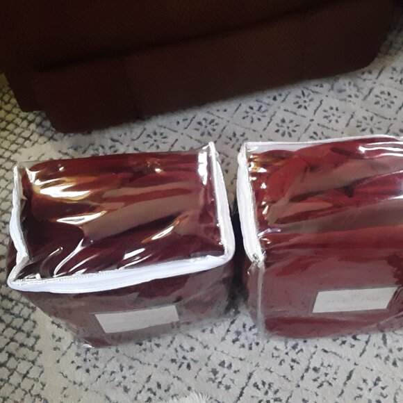 1 Brand New Pottery Barn Extra Wide Rich Burgundy Velvet Rideau Drapes - Picture 6 of 6